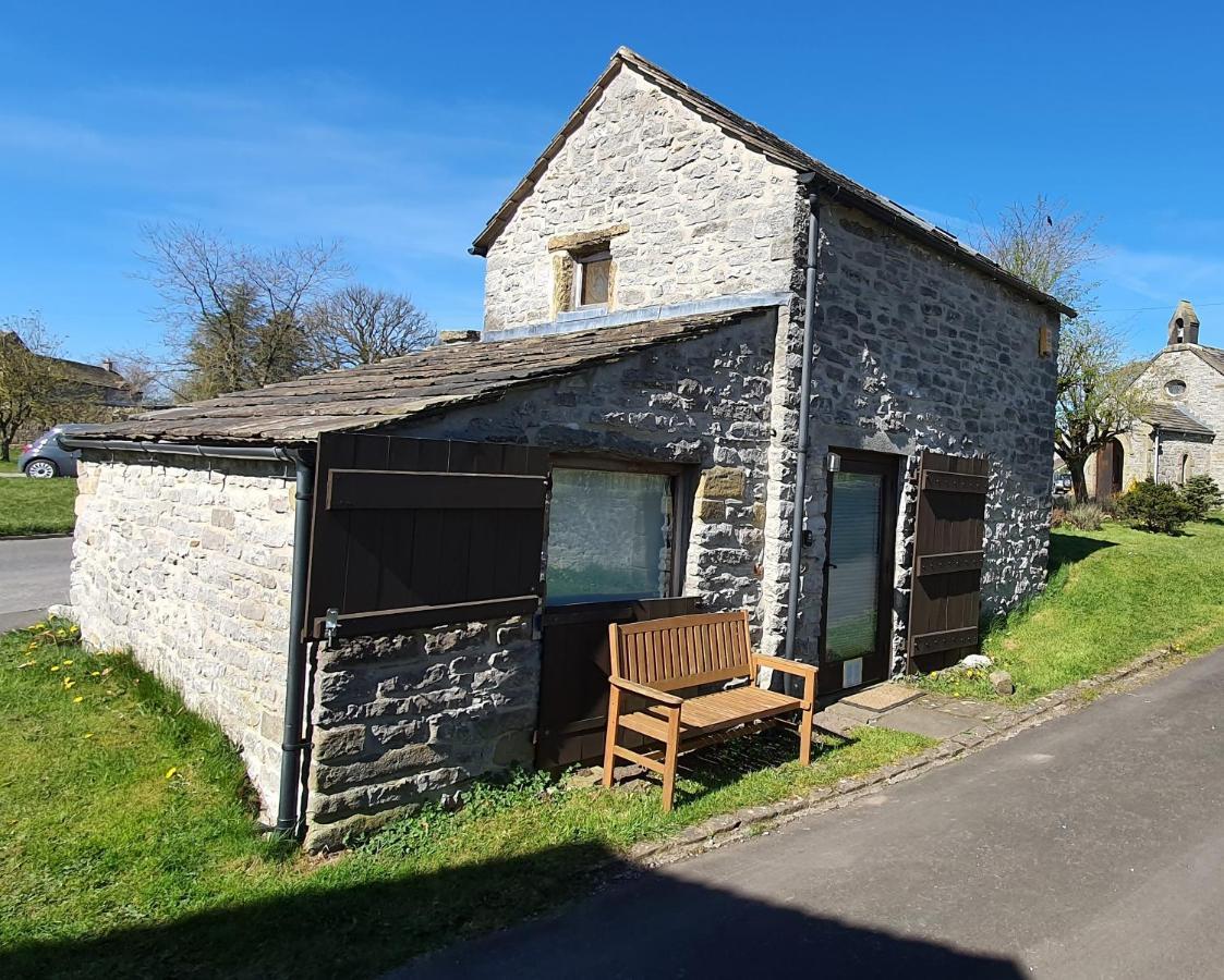 Sandy'S Barn, Foolow, Dogs Welcome Exterior photo